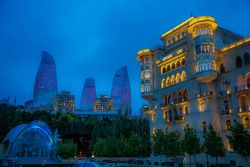 Baku bei Nacht