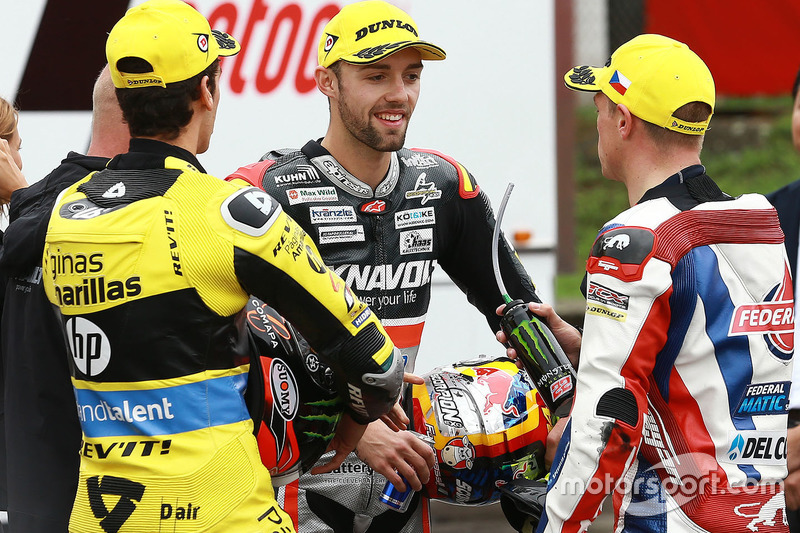 Il vincitore della gara Jonas Folger, Dynavolt IntactGP, il secondo classificato Alex Rins, Paginas Amarillas HP 40, il terzo classificato Sam Lowes, Federal Oil Gresini Moto2