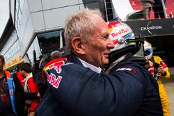 Helmut Marko congratulates Pierre Gasly, Prema Racing