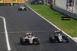 Esteban Gutierrez, Haas F1 Team VF-16 en Sergio Perez, Sahara Force India F1 VJM09