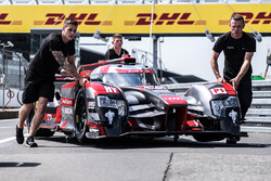 #8 Audi Sport Team Joest Audi R18 e-tron quattro: Lucas di Grassi, Loic Duval, Oliver Jarvis
