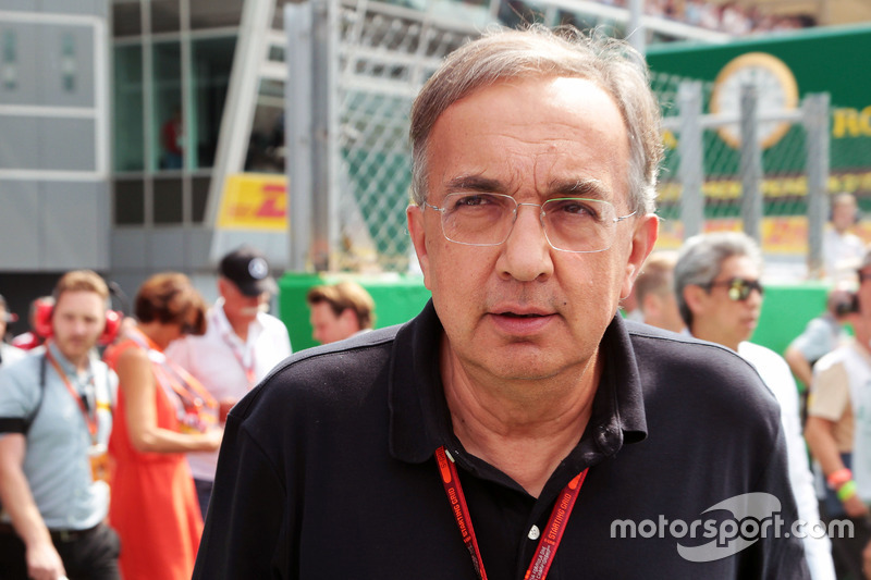 Sergio Marchionne, Ferrari Präsident und CEO Fiat Chrysler Automobiles in der Startaufstellung