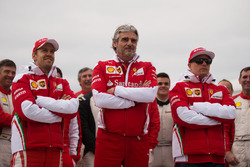 (L naar R): Sebastian Vettel, Ferrari met Maurizio Arrivabene, Ferrari teambaas en Kimi Raikkonen, F