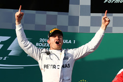 Podium: winnaar Nico Rosberg, Mercedes AMG F1 Team