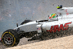 Esteban Gutierrez, Haas F1 Team VF-16 runs out