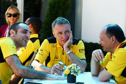Cyril Abiteboul, Renault Sport F1 Managing Director, Bob Bell, Renault Sport F1 Team Chief Technical