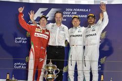 Podium: winner Nico Rosberg, Mercedes AMG F1 Team, Aldo Costa, Mercedes AMG F1 Engineering Director, second place Kimi Raikkonen, Ferrari, third place Lewis Hamilton, Mercedes AMG F1 Team