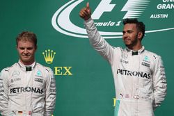 Podium: 2. Nico Rosberg, Mercedes AMG F1 und 1. Lewis Hamilton, Mercedes AMG F1