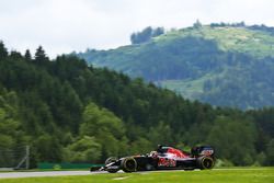 Daniil Kvyat, Scuderia Toro Rosso STR11