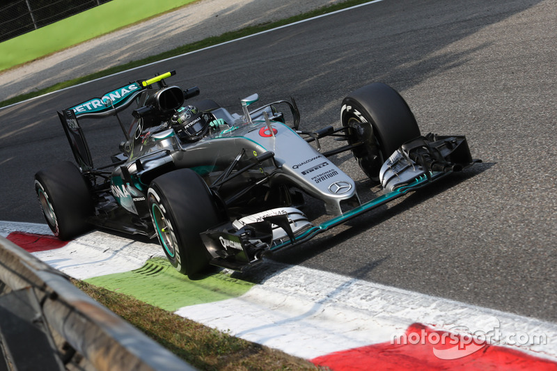 2: Nico Rosberg, Mercedes AMG F1 W07 Hybrid