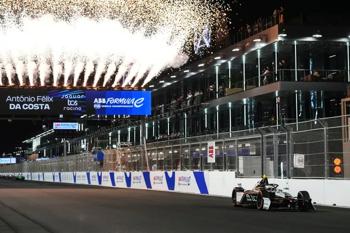 الفائز بالسباق أنطونيو فيليكس دا كوستا، جاكوار TCS Eacing