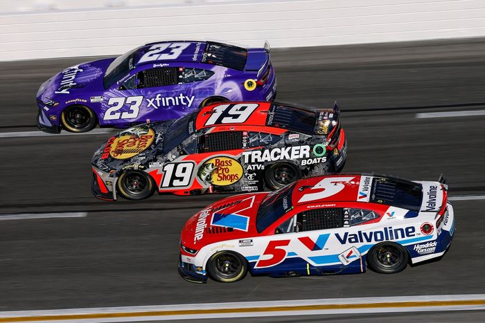 Bubba Wallace, 23XI Racing, Chase Briscoe, Joe Gibbs Racing, Kyle Larson, Hendrick Motorsports