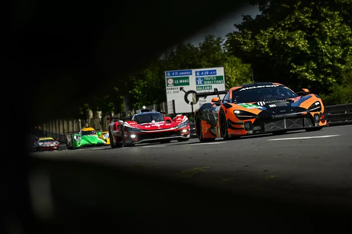 #10 Garage 59 McLaren 720S LMGT3 Evo: Antares Au, Thomas Fleming, Marvin Kirchhofer