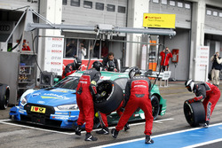 Boxenstopp: Loic Duval, Audi Sport Team Phoenix, Audi RS 5 DTM