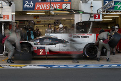 #2 Porsche Team Porsche 919 Hybrid: Timo Bernhard, Earl Bamber, Brendon Hartley