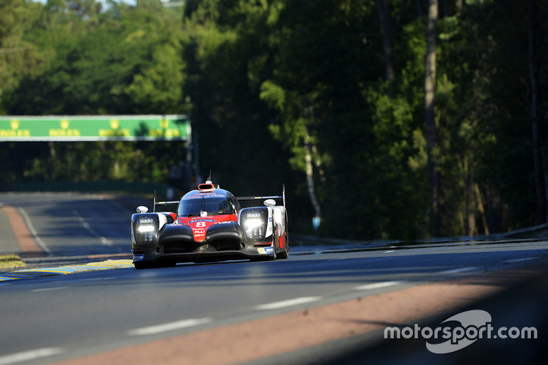 #8 Toyota Gazoo Racing Toyota TS050 Hybrid: Anthony Davidson, Sébastien Buemi, Kazuki Nakajima