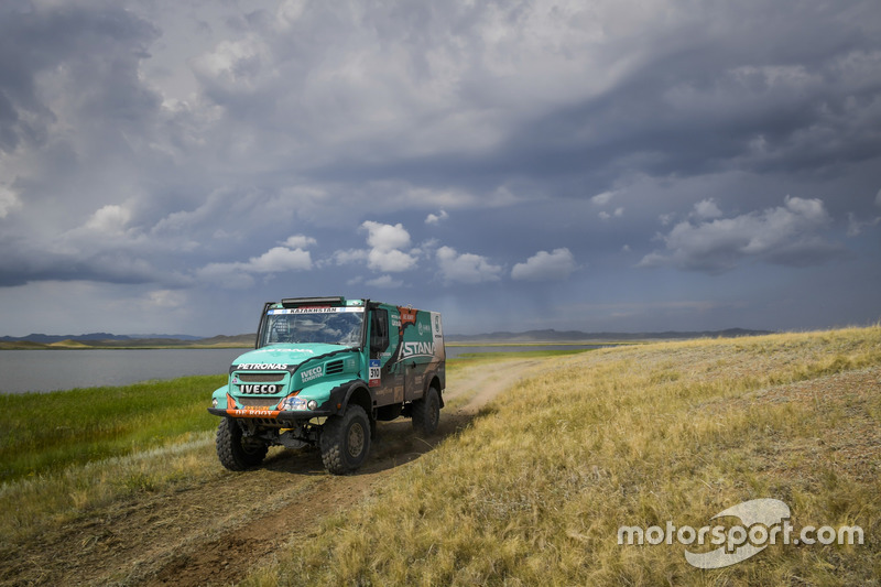 #310 Astana Motorsports Team De Rooy Iveco: Artur Ardavichus, Serge Bruynkens, Machiel Huisman