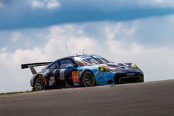 #77 Dempsey Proton Competition Porsche 911 RSR: Christian Ried, Matteo Cairoli, Marvin Dienst