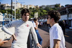 Nyck De Vries, Rapax chats with Lance Stroll, Williams