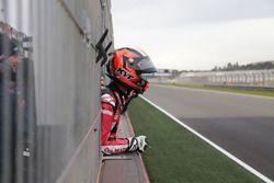 Andi Gilang saat berada di pit wall