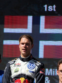 Podium: winner Andreas Mikkelsen, Volkswagen Motorsport