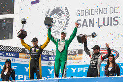 Segundo, Facundo Ardusso, Renault Sport Torino, race winner Agustin Canapino, Jet Racing Chevrolet,