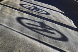 Haas F1 Team logos via shadow