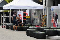 Scuderia Toro Rosso mechanics and Pirelli tyres