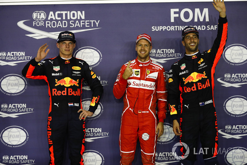 Ganador de la pole Sebastian Vettel, Ferrari, segundo Max Verstappen, Red Bull Racing, tercero Danie