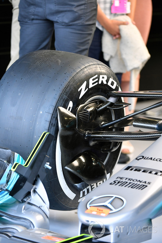 Mercedes-Benz F1 W08 süspansiyon