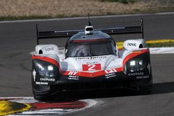 #2 Porsche Team Porsche 919 Hybrid: Timo Bernhard, Earl Bamber, Brendon Hartley