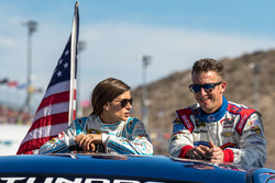 Danica Patrick, Stewart-Haas Racing Chevrolet, A.J. Allmendinger, JTG Daugherty Racing Chevrolet