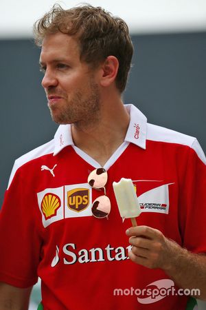 Sebastian Vettel, Ferrari mange une glace