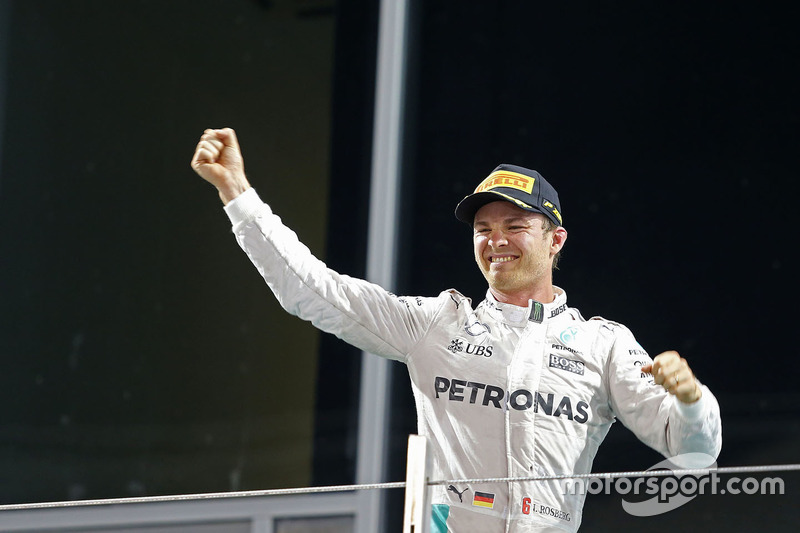Nico Rosberg feiert den WM-Titelgewinn 2016