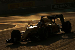 Kevin Magnussen, Renault Sport F1 Team RS16