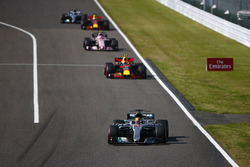 Lewis Hamilton, Mercedes AMG F1 W08, Max Verstappen, Red Bull Racing RB13, Esteban Ocon, Sahara Forc