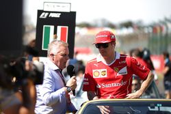 Kimi Raikkonen, Ferrari talks with Johnny Herbert, Sky TV on the drivers parade