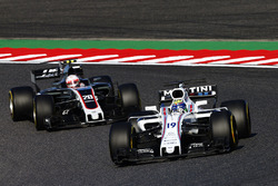 Felipe Massa, Williams FW40, Kevin Magnussen, Haas F1 Team VF-17