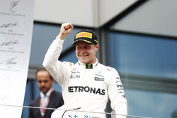 Podium: racewinnaar Valtteri Bottas, Mercedes AMG F1