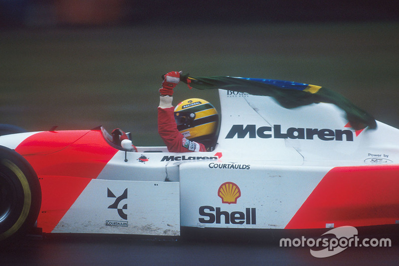 Ganador de la carrera Ayrton Senna, McLaren MP4/8 Ford