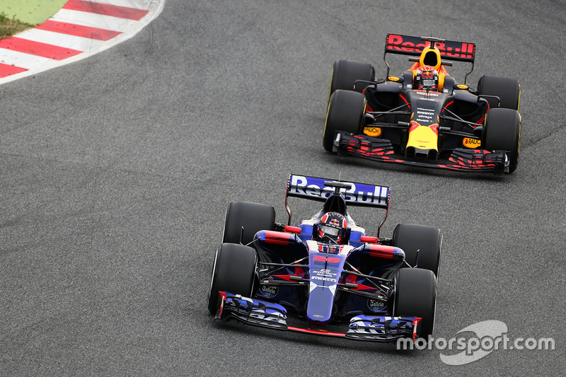 Daniil Kvyat, Scuderia Toro Rosso STR12, Max Verstappen, Red Bull Racing RB13