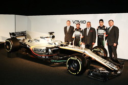 Andy Green, Sergio Perez Vijay Mallya, Esteban Ocon and Otmar Szafnauer with the Sahara Force India