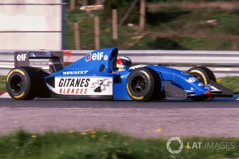 Michael Schumacher prueba el Ligier JS39B Renault para evaluar el motor Renault V10