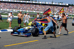 Michael Schumacher, Benetton Renault B195 won the race but returned to the pits on a tow rope