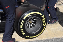 Red Bull Racing RB13, dettaglio del cerchione