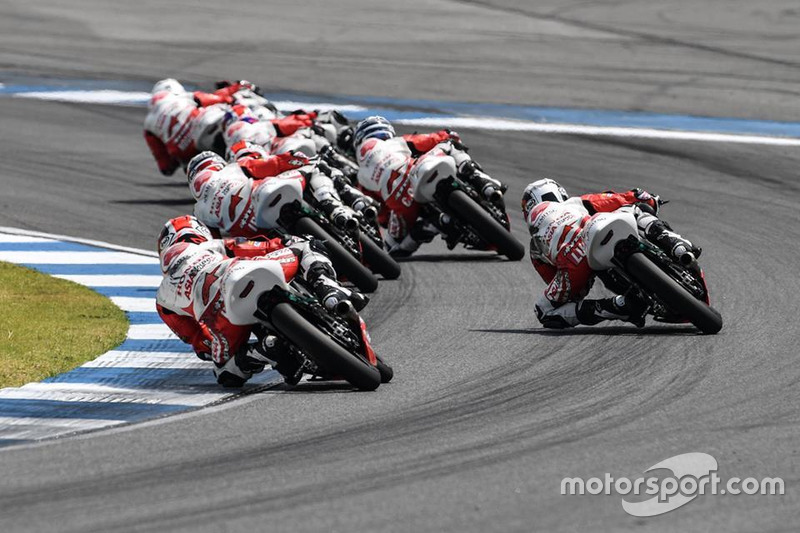 Aksi pembalap di Race 2 ATC Thailand 2017