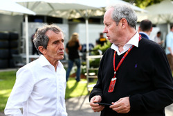 Alain Prost, Renault Sport F1 Team RS17 Danışmanı ve Jerome Stoll, Renault Sport F1 Başkanı