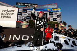 Le vainqueur Simon Pagenaud, Team Penske Chevrolet