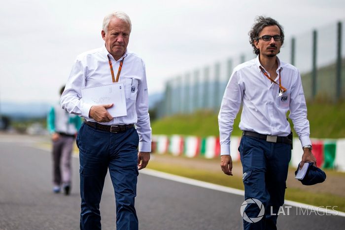 Laurent Mekies, jefe de seguridad de la FIA y Charlie Whiting, delegado de la FIA Delegate