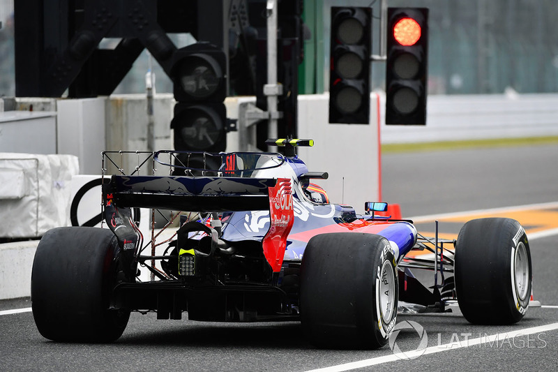 17. Carlos Sainz Jr., Scuderia Toro Rosso STR12 with aero sensors